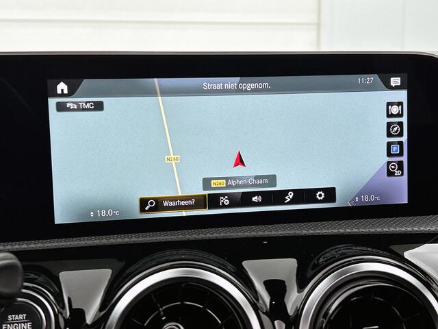 Mercedes-Benz A-KLASSE 180 AMG line | Night pakket | Panorama schuifdak Inclusief 12 Maanden Garantie.