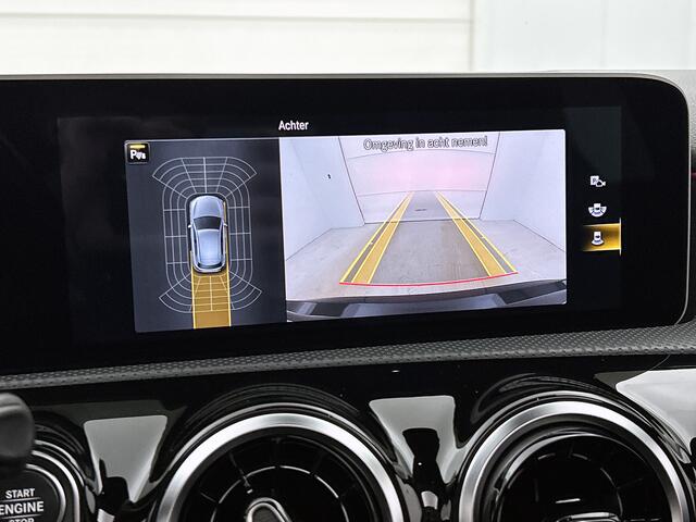 Mercedes-Benz A-KLASSE 180 AMG line | Night pakket | Panorama schuifdak Inclusief 12 Maanden Garantie.