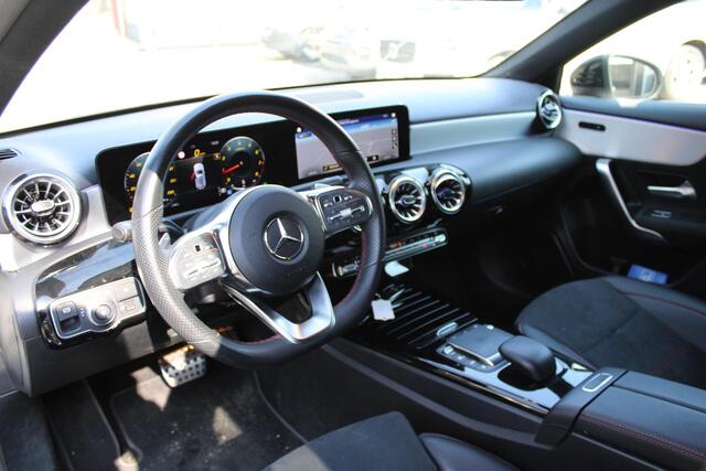 Mercedes-Benz A-KLASSE 180 Business Solution AMG Night Pakket - LED -