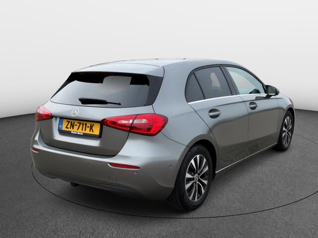 Mercedes-Benz A-KLASSE 160 Business Solution | Carplay | Privacy glass | Sport interieu