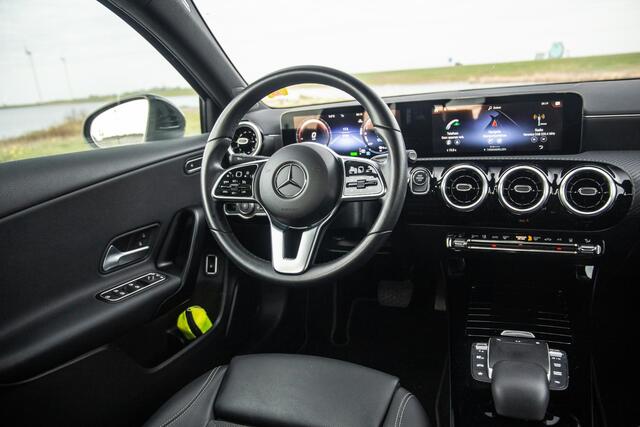 Mercedes-Benz A-KLASSE 250 e Business Line AUTOMAAT / LEDER / CRUISE CONTROLE / CAMERA / CARPLAY