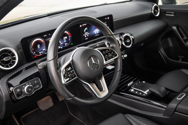 Mercedes-Benz A-KLASSE 250 e Business Line AUTOMAAT / LEDER / CRUISE CONTROLE / CAMERA / CARPLAY