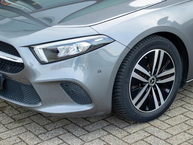 Mercedes-Benz A-KLASSE Hatchback 180 Business Solution Luxury Trekhaak