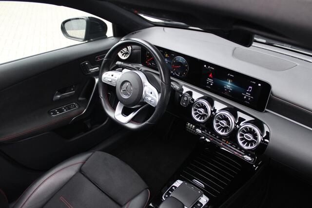Mercedes-Benz A-KLASSE 220 AMG Line - Multibeam - Memory - Pano - Night Pakket - Keyless - Stoelverwarming - Camera - Rijklaar