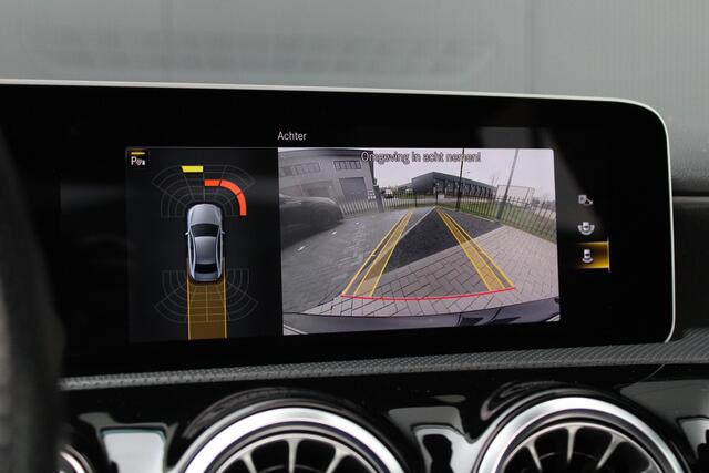 Mercedes-Benz A-KLASSE 220 AMG Line - Multibeam - Memory - Pano - Night Pakket - Keyless - Stoelverwarming - Camera - Rijklaar