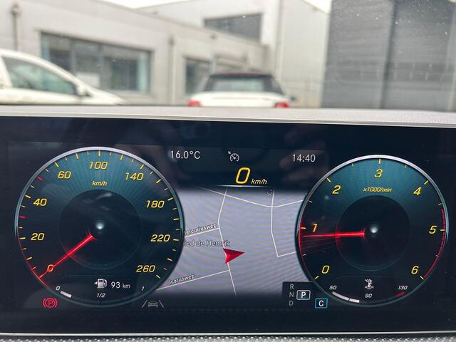 Mercedes-Benz A-KLASSE 180 d Launch Edition Premium Plus | BOMVOL | NL AUTO | AMG Pakket | Night Pakket | Sfeerverlichting | Burmester | PANO | Memory | 360 Camera | Elektrische Stoelen Met Stoelverwarming | DAB+ | 2 Sleutels |