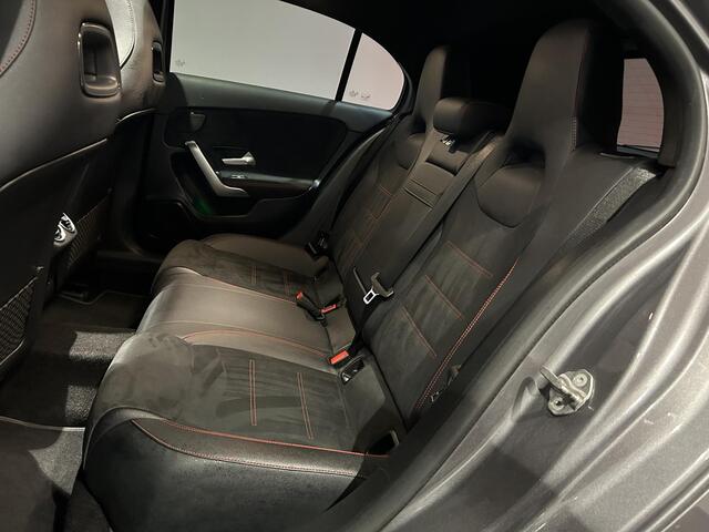 Mercedes-Benz A-KLASSE 200 Business Solution AMG | Panoramadak | Navigatie | Stoelverwarming |