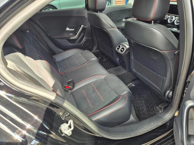 Mercedes-Benz A-KLASSE 180 Autom,Pano dak.