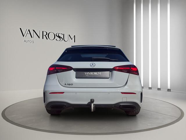 Mercedes-Benz A-KLASSE 180 AMG Line | Pano | Sfeer | Stoelverw. | Camera | Trekhaak Electrisch |