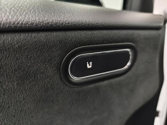 Mercedes-Benz A-KLASSE 180 Business Solution AMG Night Upgrade | NL-auto | Trekhaak Camera | Stoelverwarming | Full LED