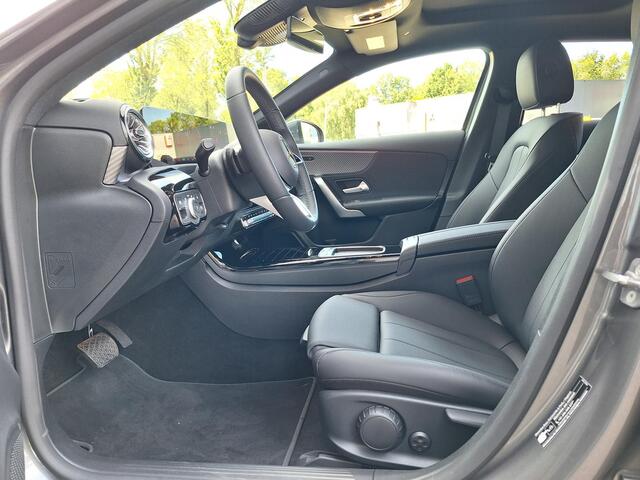 Mercedes-Benz A-KLASSE 250 e Luxury Line | Panoramadak | Dodehoekassistent