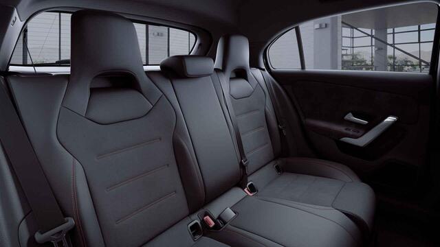 Mercedes-Benz A-KLASSE 160 Business Solution AMG | Night | Widescreen | Stoelverwarming | Sfeerverlichting |