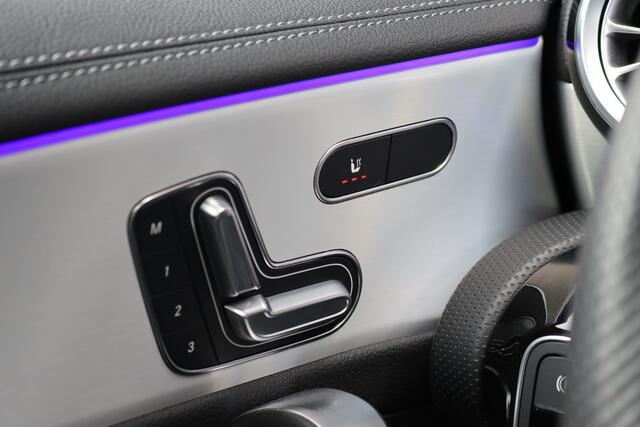 Mercedes-Benz A-KLASSE 250 e AMG Line | Facelift | Panoramadak | Memory | HUD | Surround Camera | Advanced Sound System | Keyless Go | Leder | Verwarmd Stuurwiel | Nightpakket | Augemented Reality |