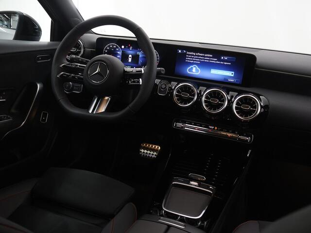 Mercedes-Benz A-KLASSE 250e Business Solution AMG | Panoramaschuifdak | Stoelverwarming | Achteruitrijcamera | MULTIBEAM LED | Nightpakket |