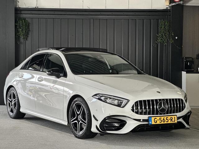 Mercedes-Benz A-KLASSE 180 Business Solution AMG | AMG-styling | Panorama-dak | Achteruitrijcamera | Carplay | Cruise Control | Stoelverwarming | LED koplampen |