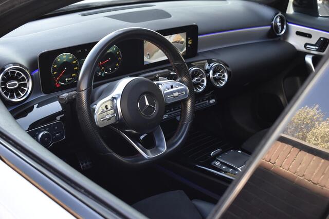 Mercedes-Benz A-KLASSE 180 Business Solution AMG