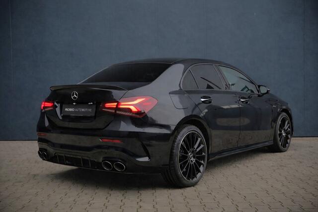 Mercedes-Benz A-KLASSE 200 Business Solution AMG | Stoelverwarming | Camera | Keyless | Apple Carplay | Navigatie | Parkeersensoren | LED | BTW |