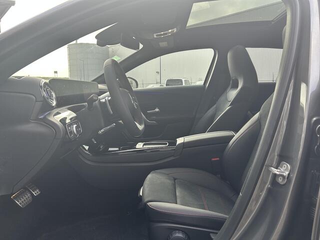 Mercedes-Benz A-KLASSE 250 e Business Solution AMG | Night Pakket | Panoramadak | MULTIBEAM LED Koplampen | Stoelverwarming | Sfeerverlichting | Apple CarPlay | Android Auto | Sierdelen Lindehout Zwart | Elektrisch Inklapbare Buitenspiegels | Achteruitrijcamera | Parkeersensore