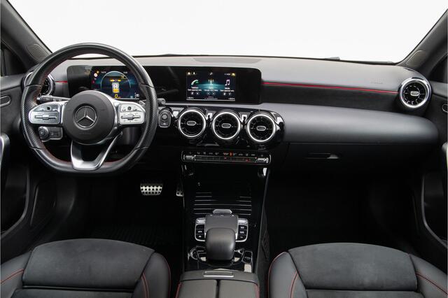 Mercedes-Benz A-KLASSE 180 AMG Sportpakket, Camera, 2019