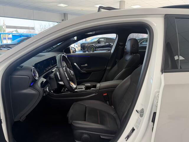 Mercedes-Benz A-KLASSE 250e AMG ** ALPIN GRAU ** HP-LED, NAVI+, PANORAMA, 19-inch LMV, AMBIENTE VERL. ** 1e EIG - UNFALLFREI ** ** INFORMEER OOK NAAR ONZE AANTREKKELIJKE FINANCIAL-LEASE TARIEVEN **