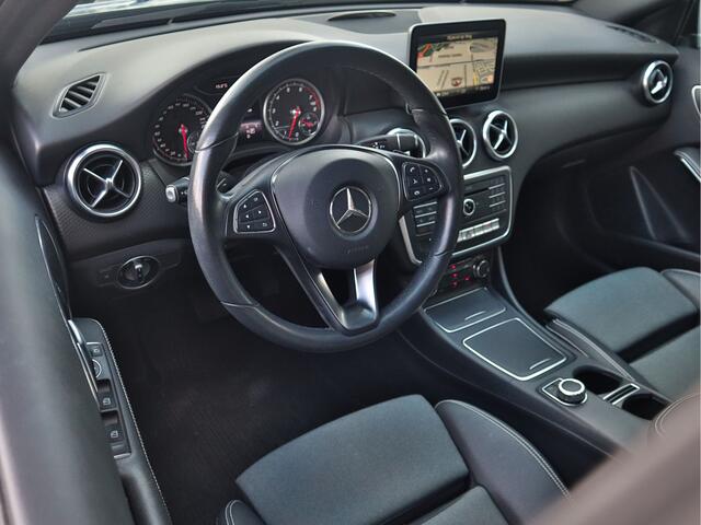 Mercedes-Benz A-KLASSE 180 Lease Edition Plus Slechts 38.625km NAP | Adaptieve Cruise Control | Navi XL | 18 inch | Camera
