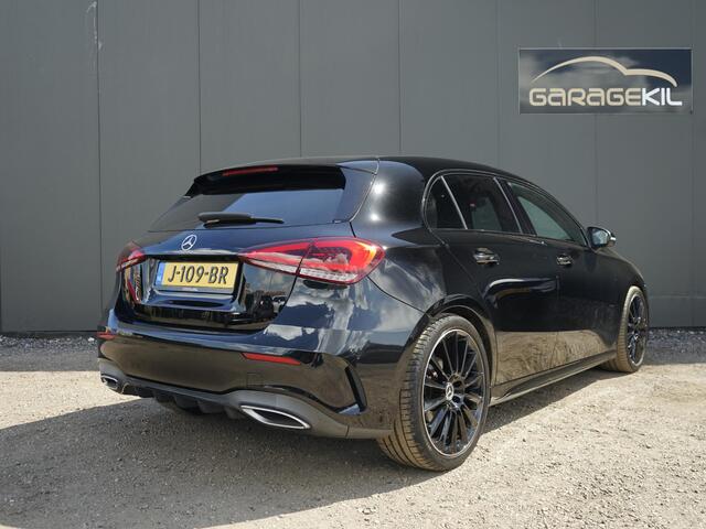 Mercedes-Benz A-KLASSE 180 Business Solution AMG Night pakket / Camera / AMG / LED / Panamericana Grille / 19'' LM velgen / Privacy glass / Stoel verw.