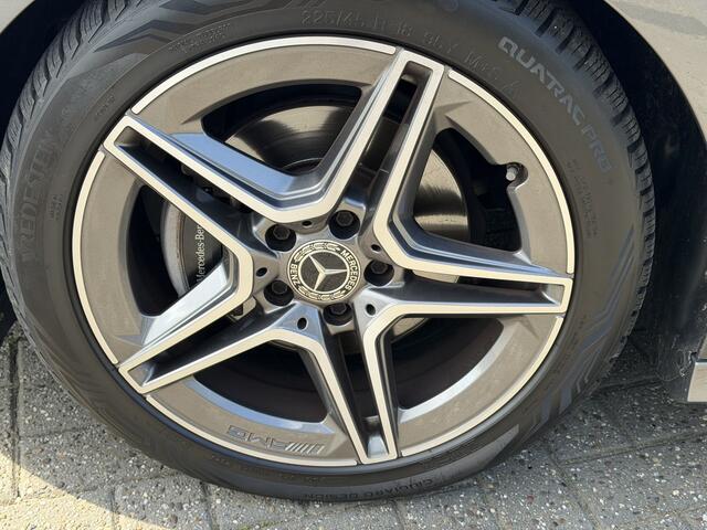 Mercedes-Benz A-KLASSE 180 AMG Pano-Dak | Trekhaak | Memory | Carplay | Camera |