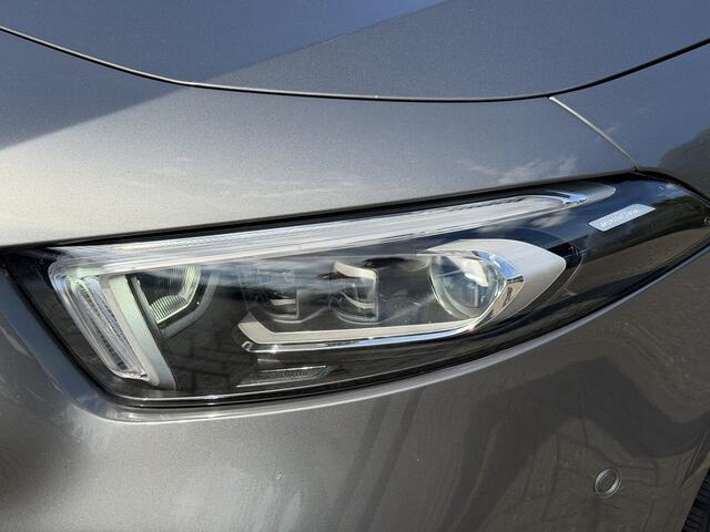 Mercedes-Benz A-KLASSE 180 AMG Pano-Dak | Trekhaak | Memory | Carplay | Camera |