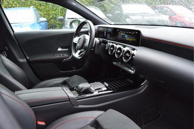 Mercedes-Benz A-KLASSE 200 Business Solution AMG NL-Auto / Clima / Sportstoelen
