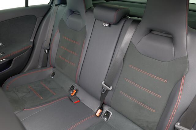 Mercedes-Benz A-KLASSE A250e AMG Line |Pano|Ambient|Camera|