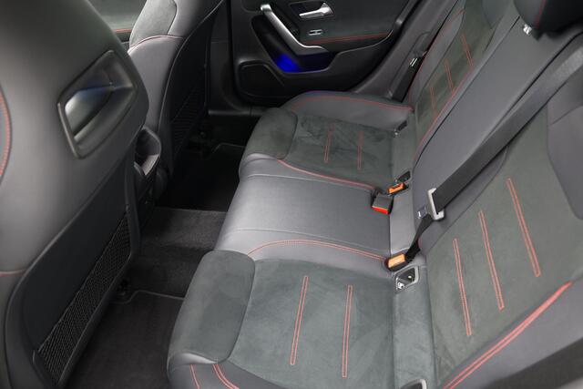 Mercedes-Benz A-KLASSE A250e AMG Line |Pano|Ambient|Camera|