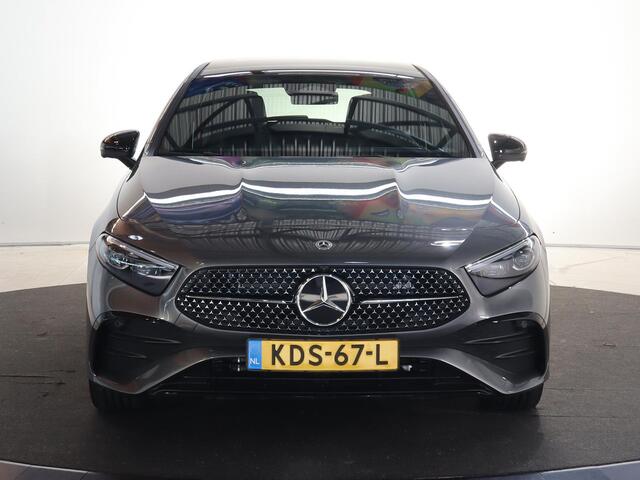 Mercedes-Benz A-KLASSE 250e Business Solution AMG | Night | AMG-line plus | Panoramadak | Head-up display | Memory stoelen | 360 camera | Sfeerverlichting | Multibeam LED |