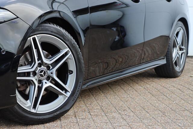 Mercedes-Benz A-KLASSE 180 Business Solution AMG 136pk | Stoel Verwarming | Camera | Navi