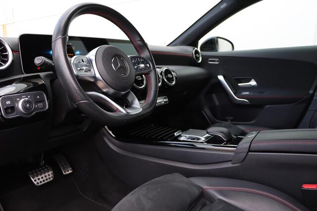 Mercedes-Benz A-KLASSE 180 Business Solution AMG 136pk | Stoel Verwarming | Camera | Navi