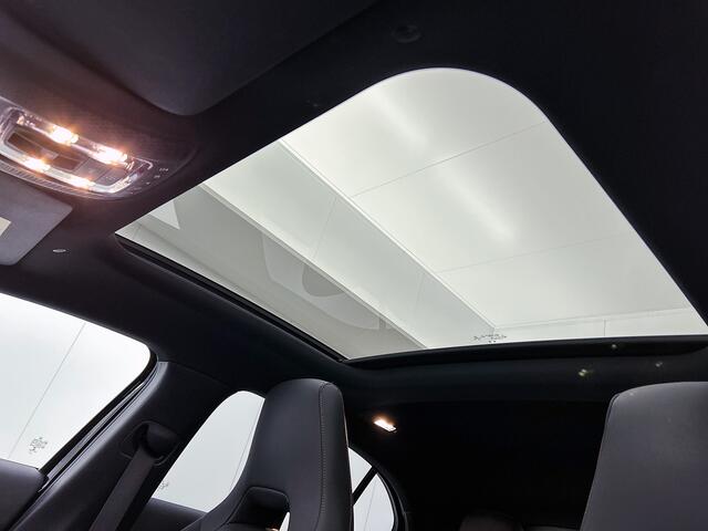 Mercedes-Benz A-KLASSE 180 AMG Line Night pakket | Panorama schuifdak | Black Multispaaks | Sfeerverlichting | Premium pakket Inclusief 24 maanden MB Certified garantie voor Europa.