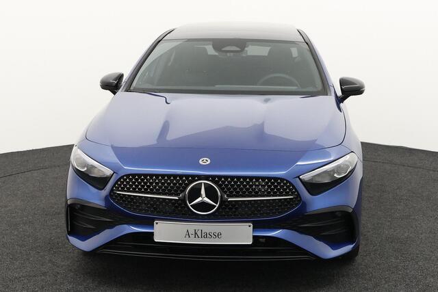 Mercedes-Benz A-KLASSE 250 e AMG Line | Premium Pakket | Night Pakket | Panoramadak | Burmester Surround Sound | MULTIBEAM LED Koplampen | Dodehoekassistent | Sierdelen Aluminium