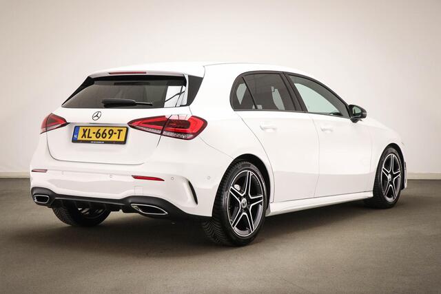 Mercedes-Benz A-KLASSE 180 Business Solution AMG Night Upgrade | HALF LEDER | STOELVERWARMING | APPLE | SFEERVERLICHTING