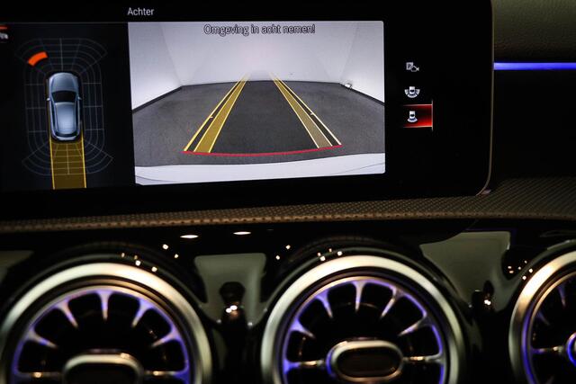 Mercedes-Benz A-KLASSE 180 Business Solution AMG Night Upgrade | HALF LEDER | STOELVERWARMING | APPLE | SFEERVERLICHTING
