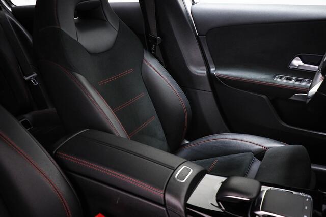 Mercedes-Benz A-KLASSE 180 Business Solution AMG Night Upgrade | HALF LEDER | STOELVERWARMING | APPLE | SFEERVERLICHTING