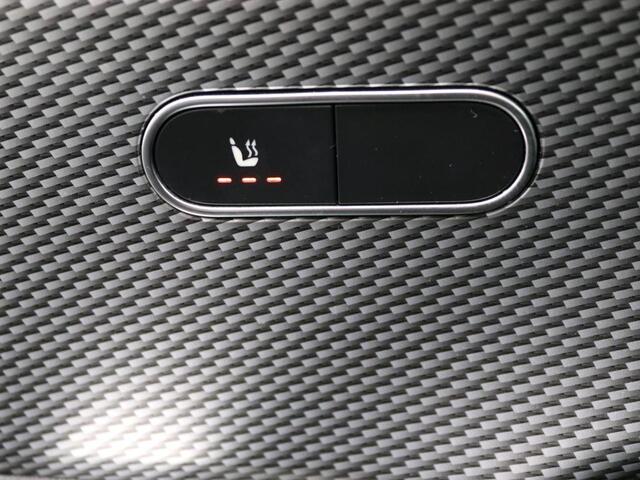 Mercedes-Benz A-KLASSE 160 Business Solution Luxury Ledkoplampen | Sfeerverlichting |Stoelverwarming | Licht- en zicht pakket | Parkeerpakket met achteruitrijcamera. Inclusief 24 maanden Mercedes-Benz Certified garantie voor Europa.