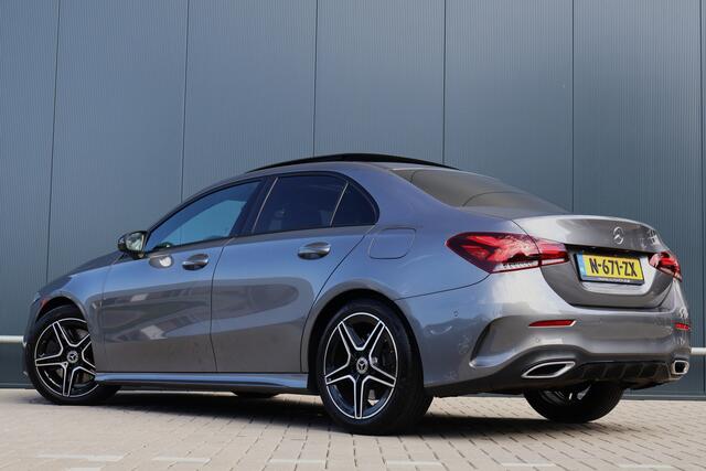 Mercedes-Benz A-KLASSE 250 AMG Automaat 225pk | Panoramadak | Wide Screen | Sfeerverlichting | Premium Audio | Stoelverwarming | Camera