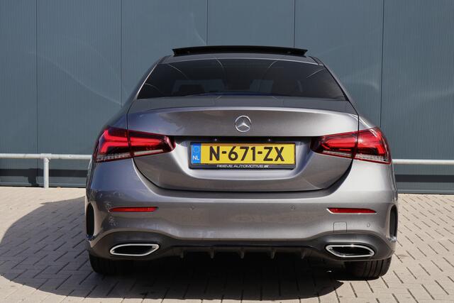 Mercedes-Benz A-KLASSE 250 AMG Automaat 225pk | Panoramadak | Wide Screen | Sfeerverlichting | Premium Audio | Stoelverwarming | Camera