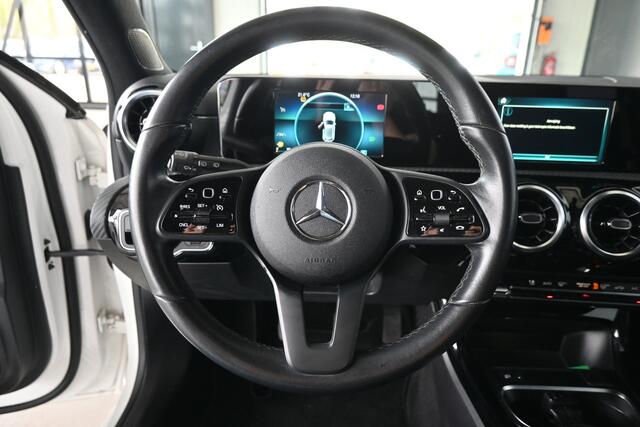 Mercedes-Benz A-KLASSE 160 AMG Clima High-performance LED-koplampen Navigatie Cruise Control Rijklaarprijs! Inruil Mogelijk!