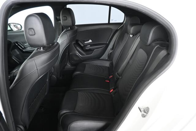 Mercedes-Benz A-KLASSE 160 AMG Clima High-performance LED-koplampen Navigatie Cruise Control Rijklaarprijs! Inruil Mogelijk!