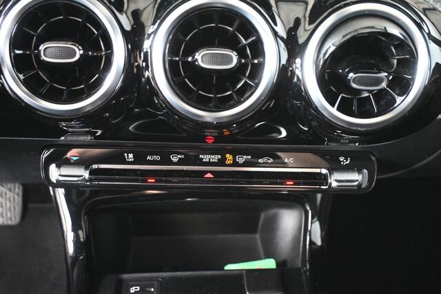 Mercedes-Benz A-KLASSE 160 AMG Clima High-performance LED-koplampen Navigatie Cruise Control Rijklaarprijs! Inruil Mogelijk!