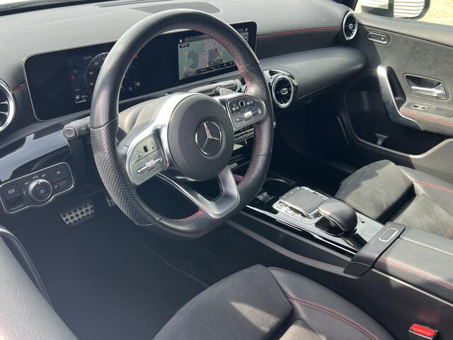 Mercedes-Benz A-KLASSE 180 Business Solution AMG | Nieuw Binnen! | Camera | Stoelverwarming |