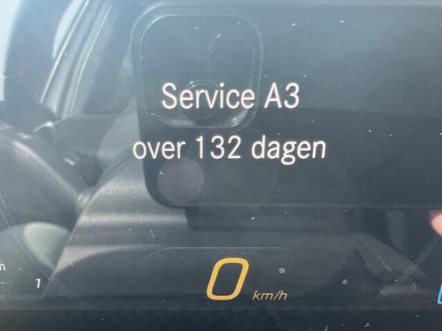 Mercedes-Benz A-KLASSE 180 Business Solution AMG | Nieuw Binnen! | Camera | Stoelverwarming |