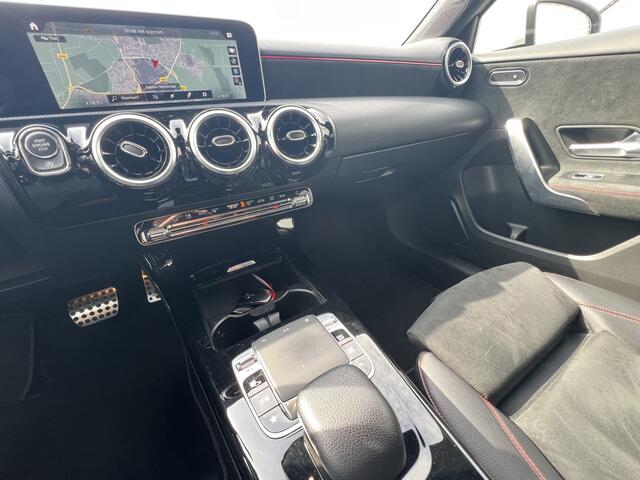 Mercedes-Benz A-KLASSE 180 Business Solution AMG | Nieuw Binnen! | Camera | Stoelverwarming |