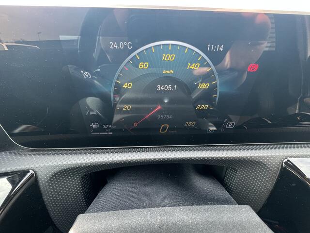 Mercedes-Benz A-KLASSE 180 Business Solution AMG | Nieuw Binnen! | Camera | Stoelverwarming |