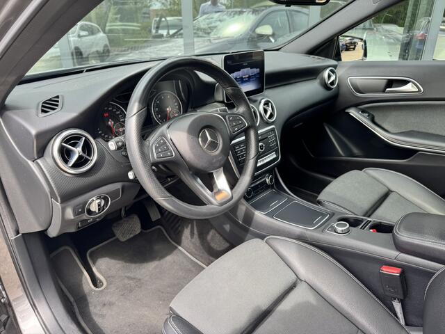 Mercedes-Benz A-KLASSE 180 Sport Edition*Navigatie*Panorama*